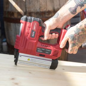 Lumberjack Cordless 20V XPSERIES Nail & Staple Gun Kit Fast Charger and 2Ah Battery with Case