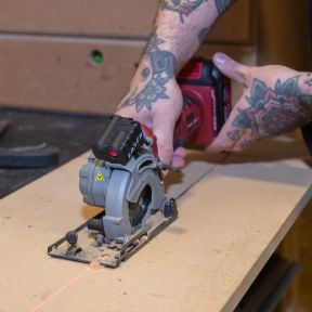 Lumberjack 20V Mini Plunge Saw 1x 2Ah Battery, Fast Charger & Carry Bag